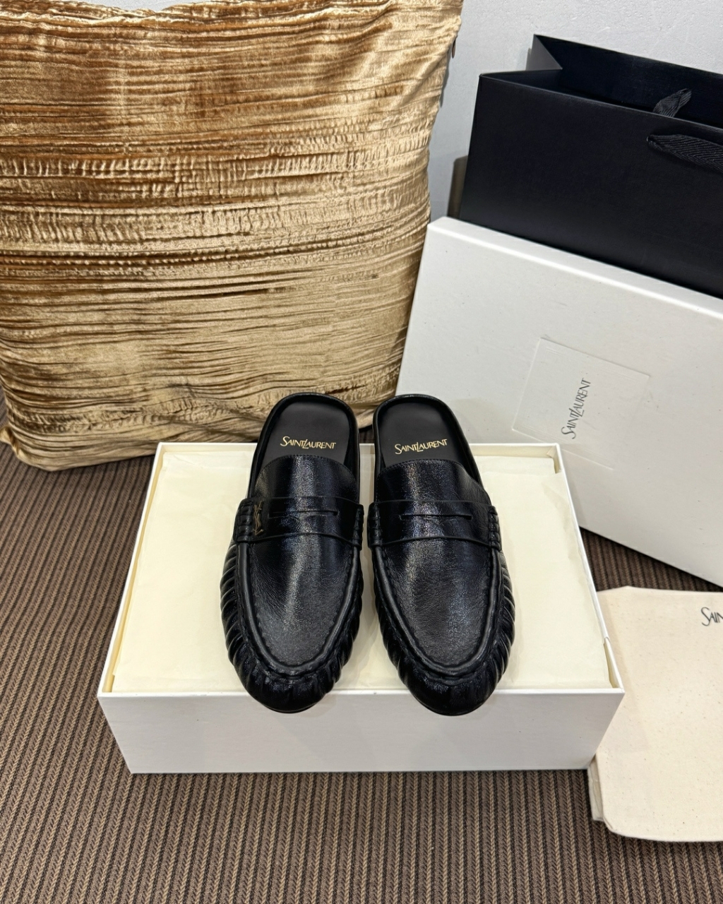 생로랑 LE LOAFER 뮬