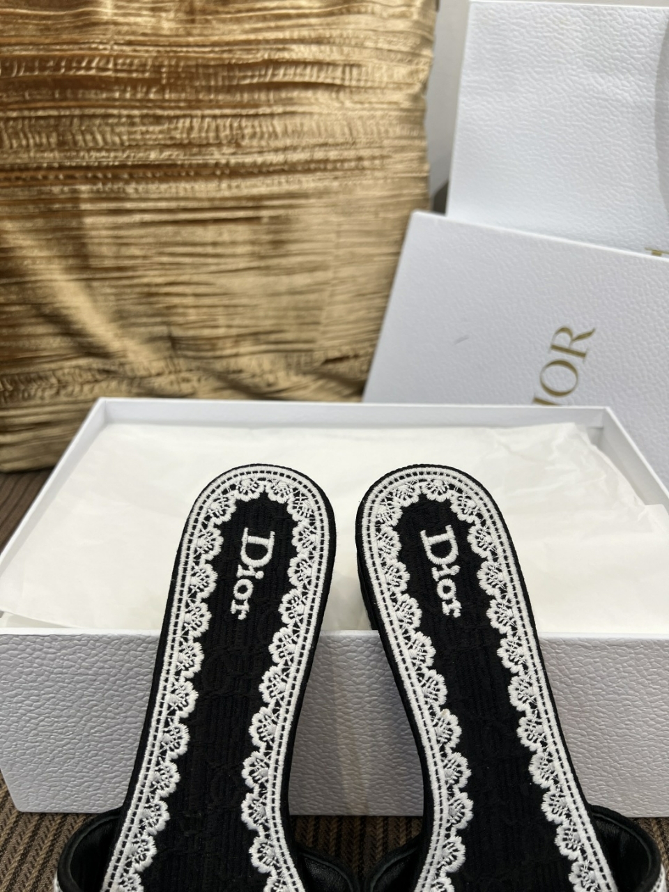 디올 덴텔 힐 슬라이드