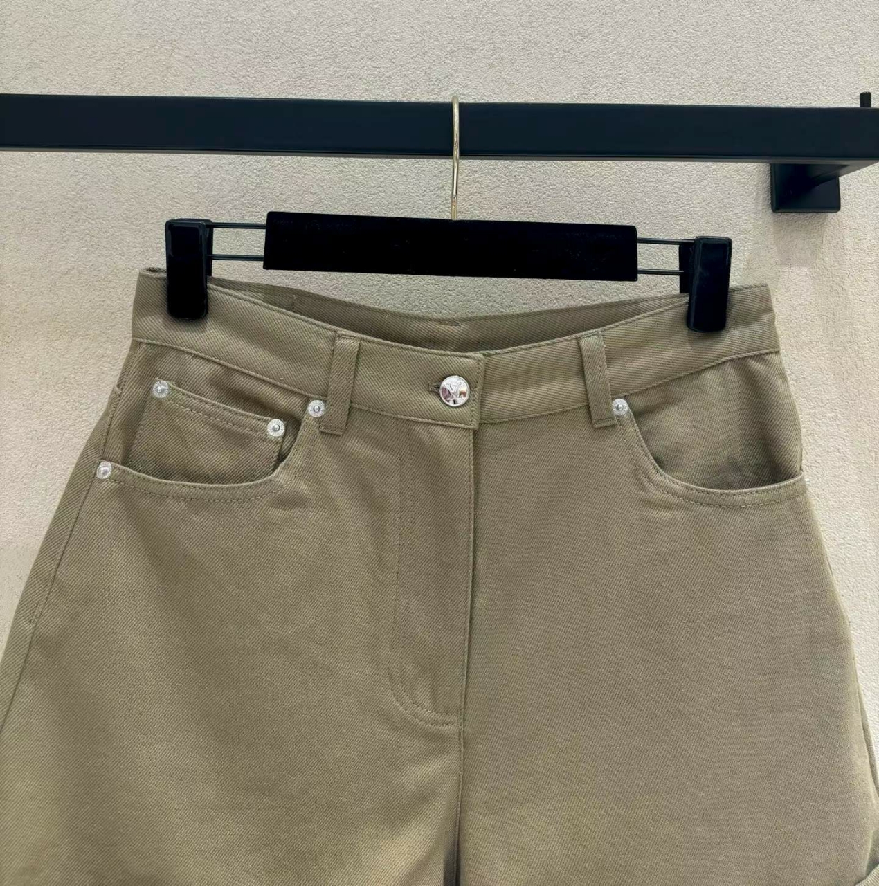 루이비통 인사이드 아웃 모노그램 쇼츠