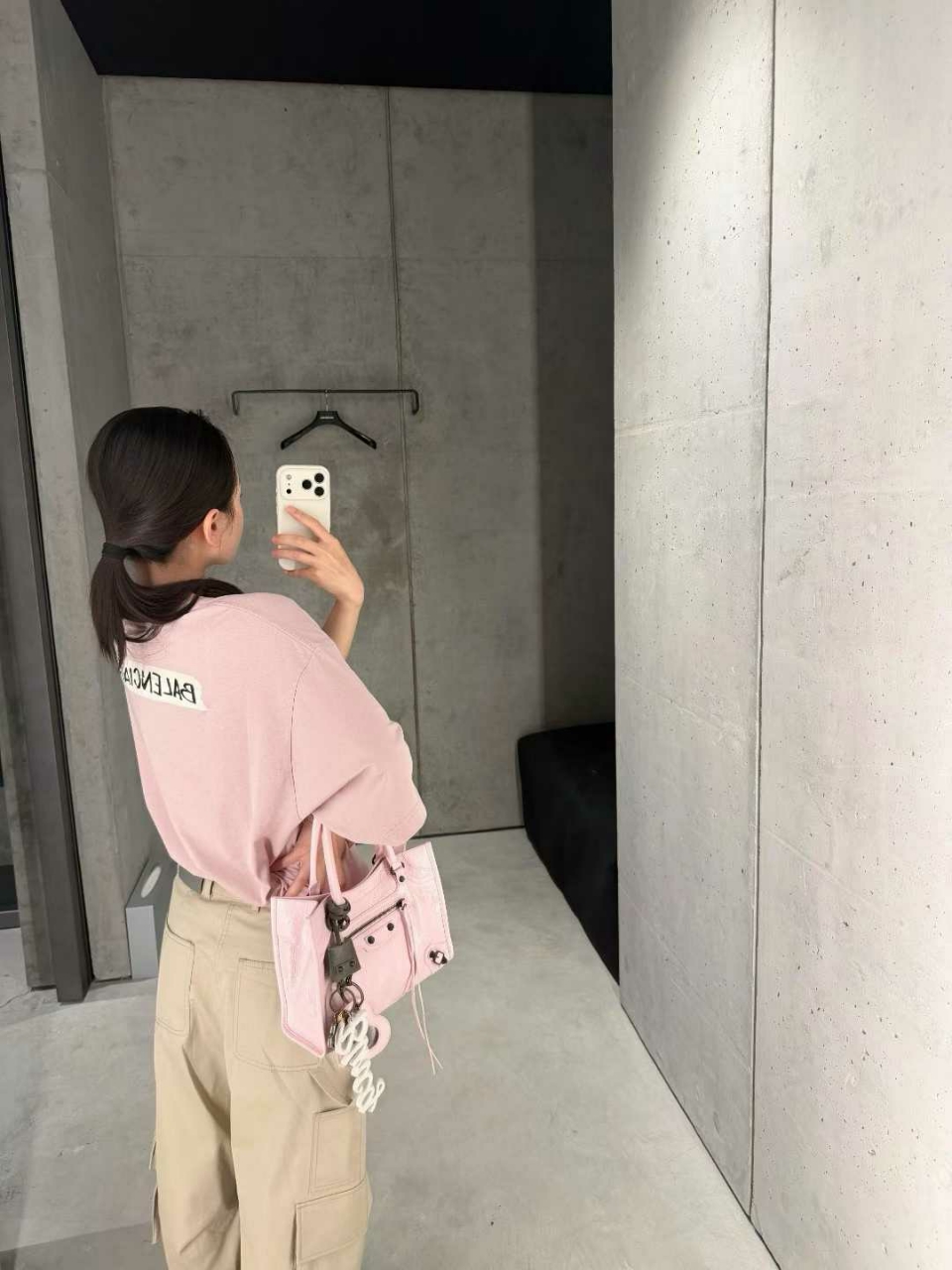 발렌시아가 마스킹 테이프 티셔츠