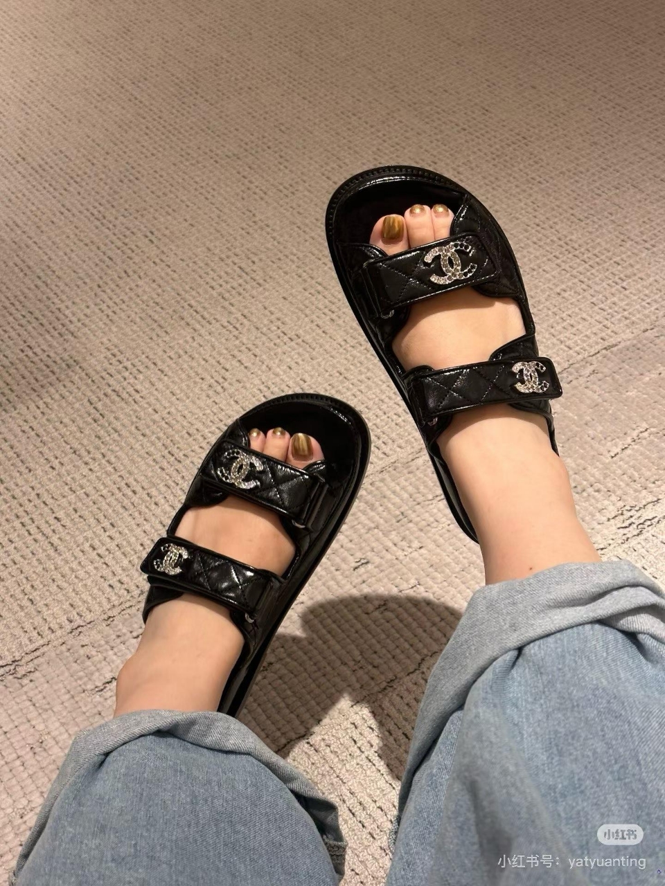 샤넬 CC로고 벨크로 샌들 *일대일 최고급 제품 Size 35 ~ 41 ( 225 ~ 265 )