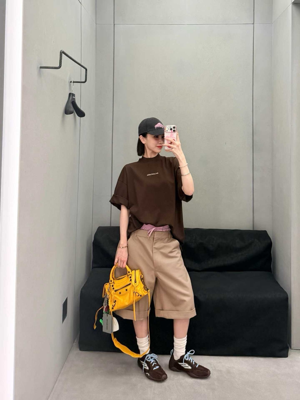 발렌시아가 로고 백로고 티셔츠