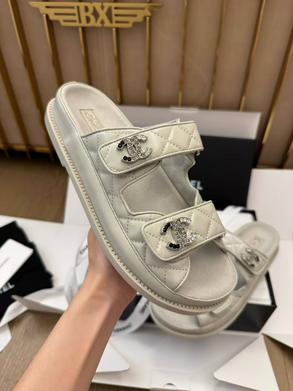 샤넬 CC로고 벨크로 샌들 *일대일 최고급 제품 Size 35 ~ 41 ( 225 ~ 265 )