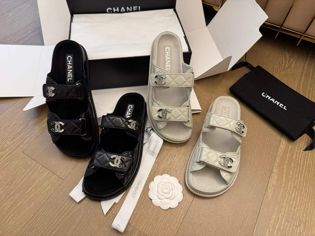샤넬 CC로고 벨크로 샌들 *일대일 최고급 제품 Size 35 ~ 41 ( 225 ~ 265 )