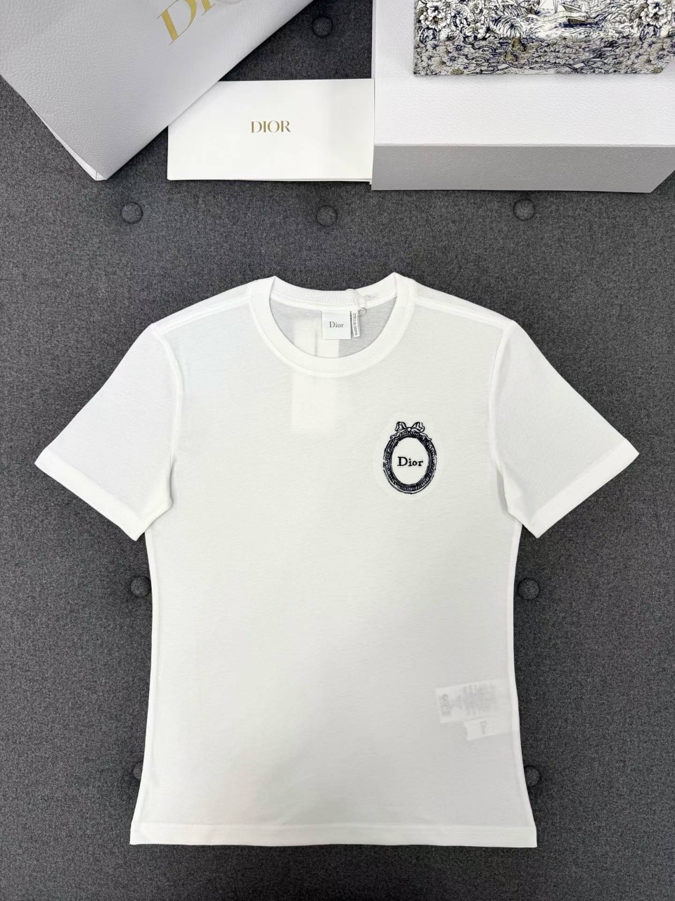 디올 코튼 자수 티셔츠