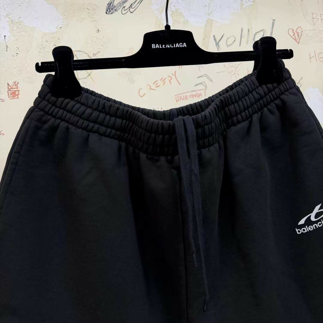 발렌시아가 바디스 릴렉스 핏 쇼츠