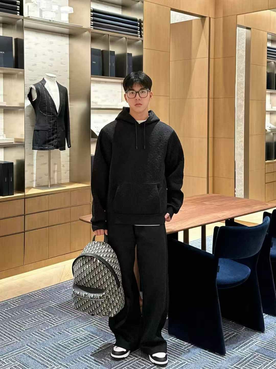 디올 오블리크 후드