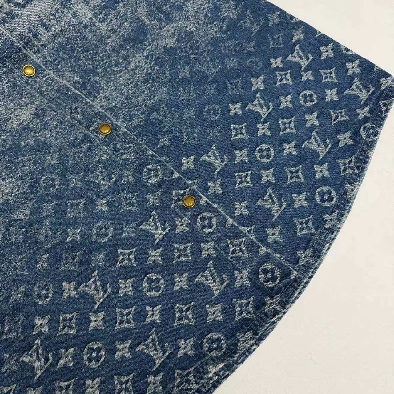 루이비통 데님 숏 슬리브 셔츠