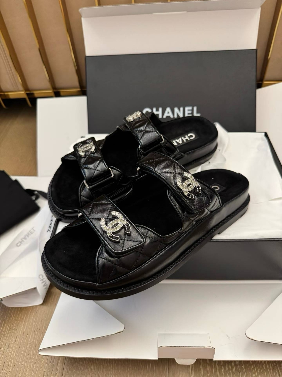 샤넬 CC로고 벨크로 샌들 *일대일 최고급 제품 Size 35 ~ 41 ( 225 ~ 265 )
