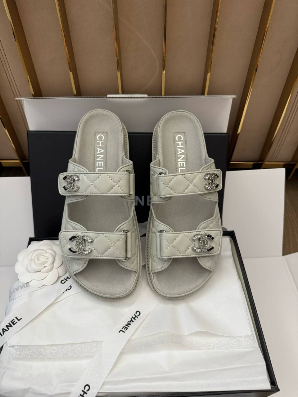 샤넬 CC로고 벨크로 샌들 *일대일 최고급 제품 Size 35 ~ 41 ( 225 ~ 265 )