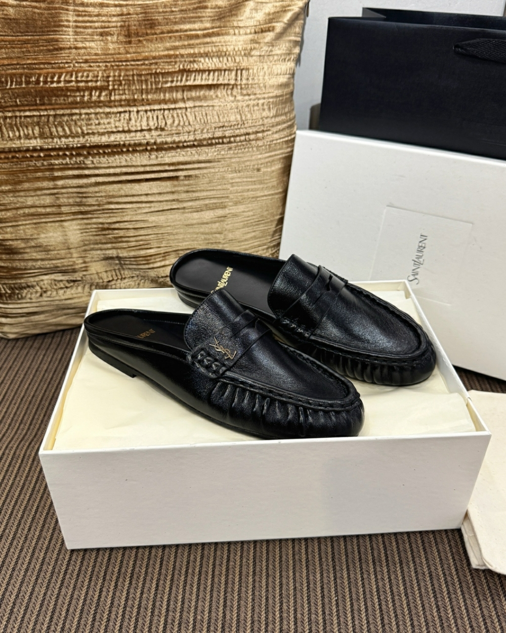 생로랑 LE LOAFER 뮬