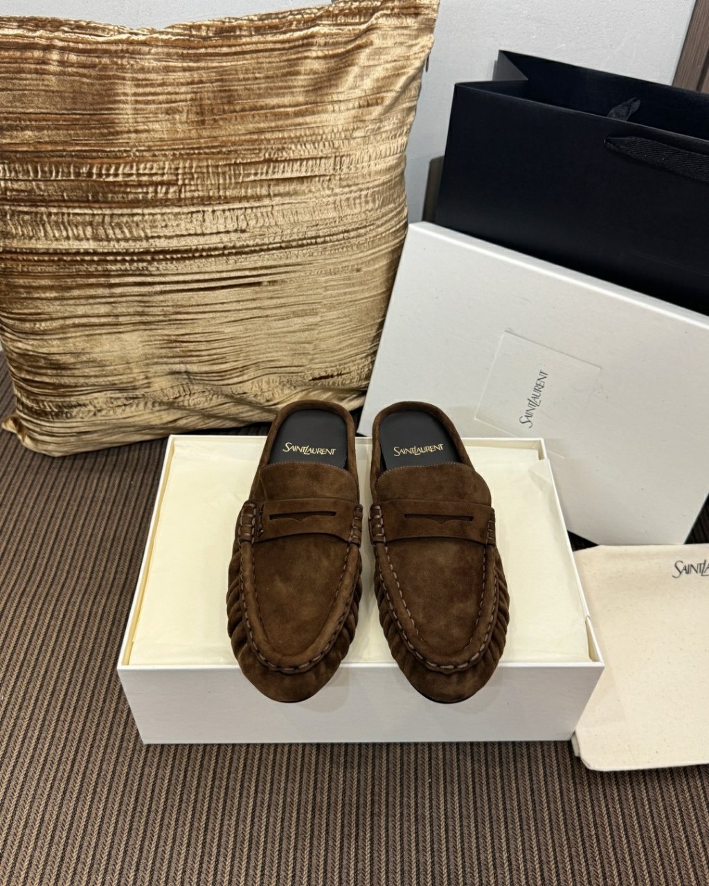 생로랑 LE LOAFER 뮬