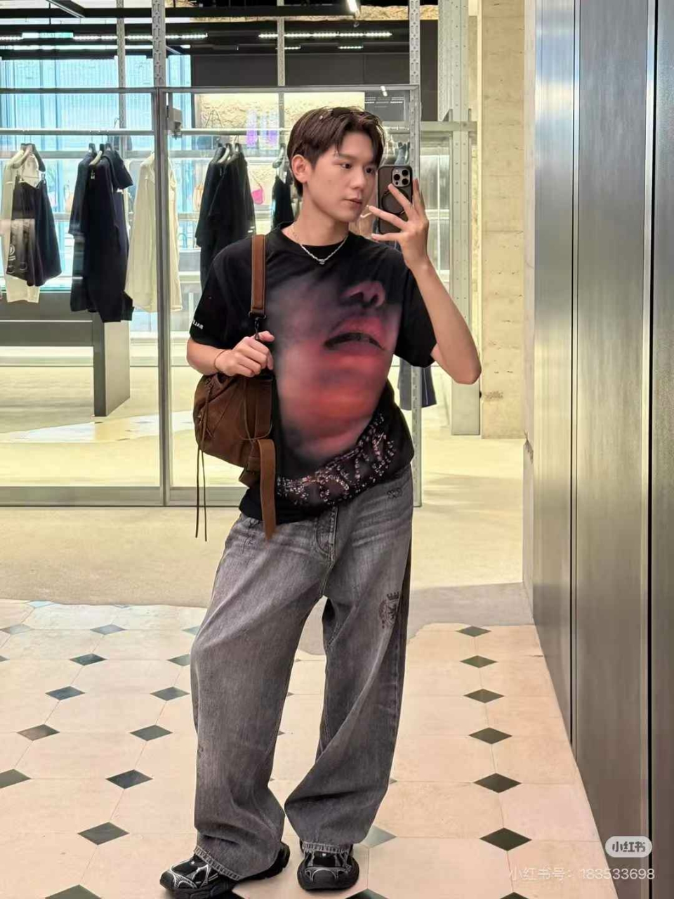 발렌시어거 타투 배기 데님 팬츠