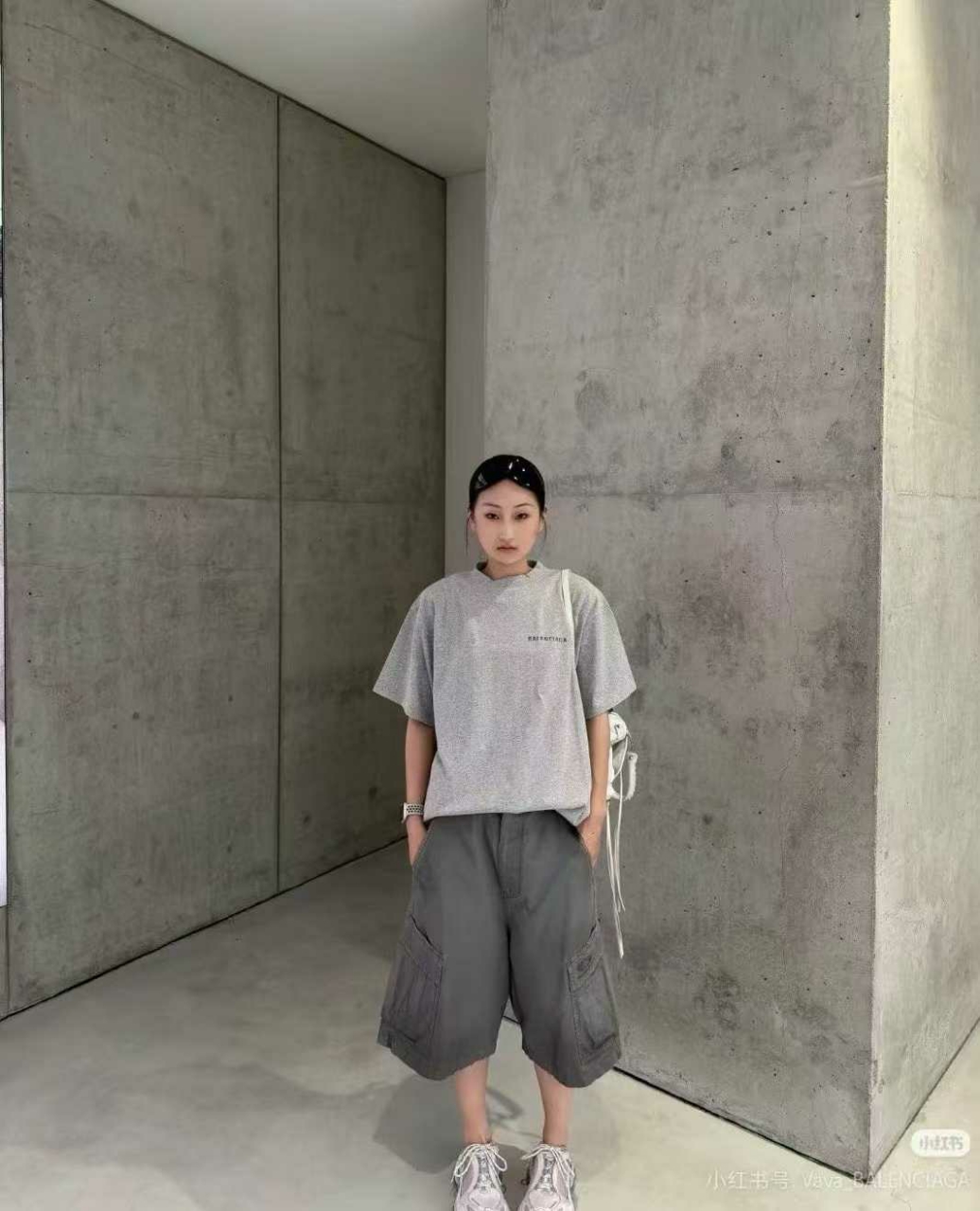 발렌시아가 백 그라디언트 티셔츠