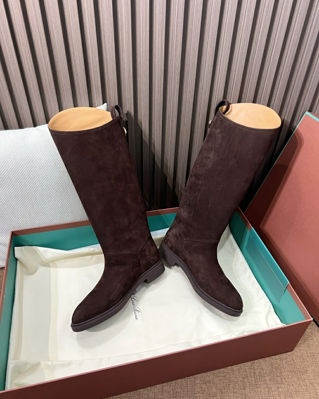 로로피아나 스웨이드 부츠