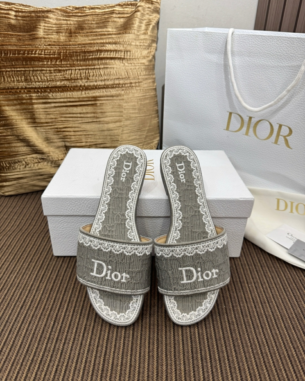 디올 덴텔 힐 슬라이드