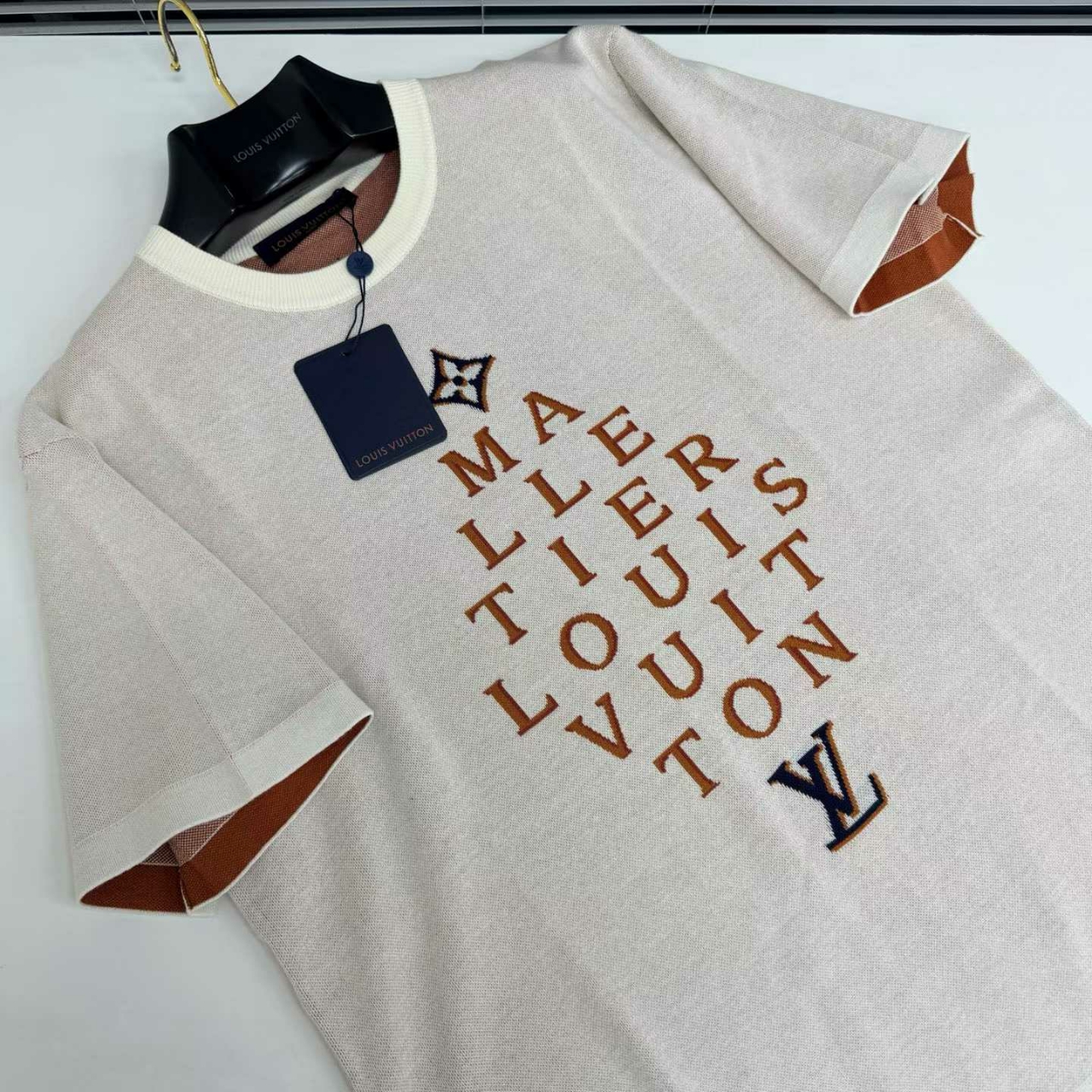 루이비통 시그니처 크루넥