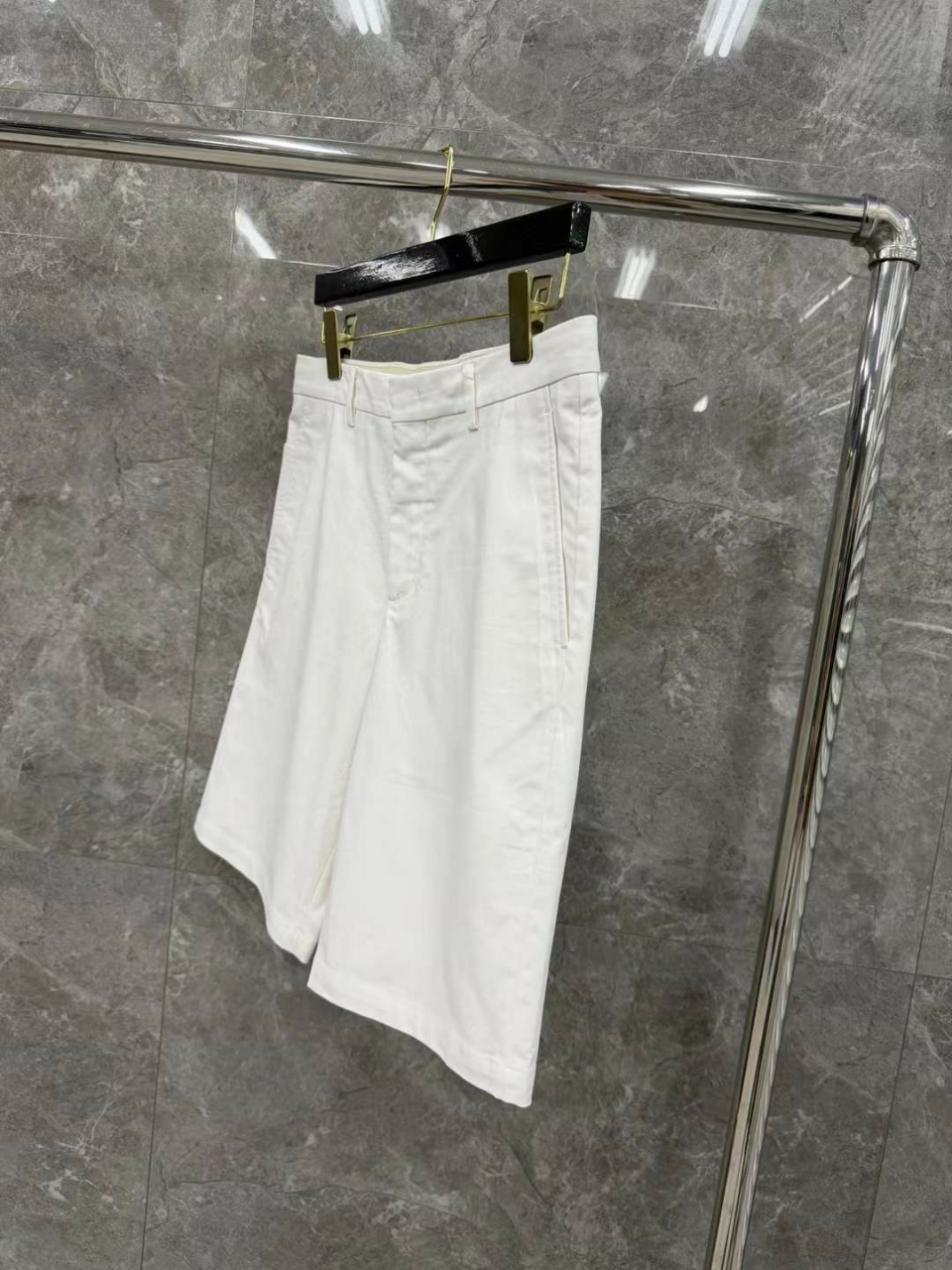 로로피아나 자르노 버뮤다 반바지