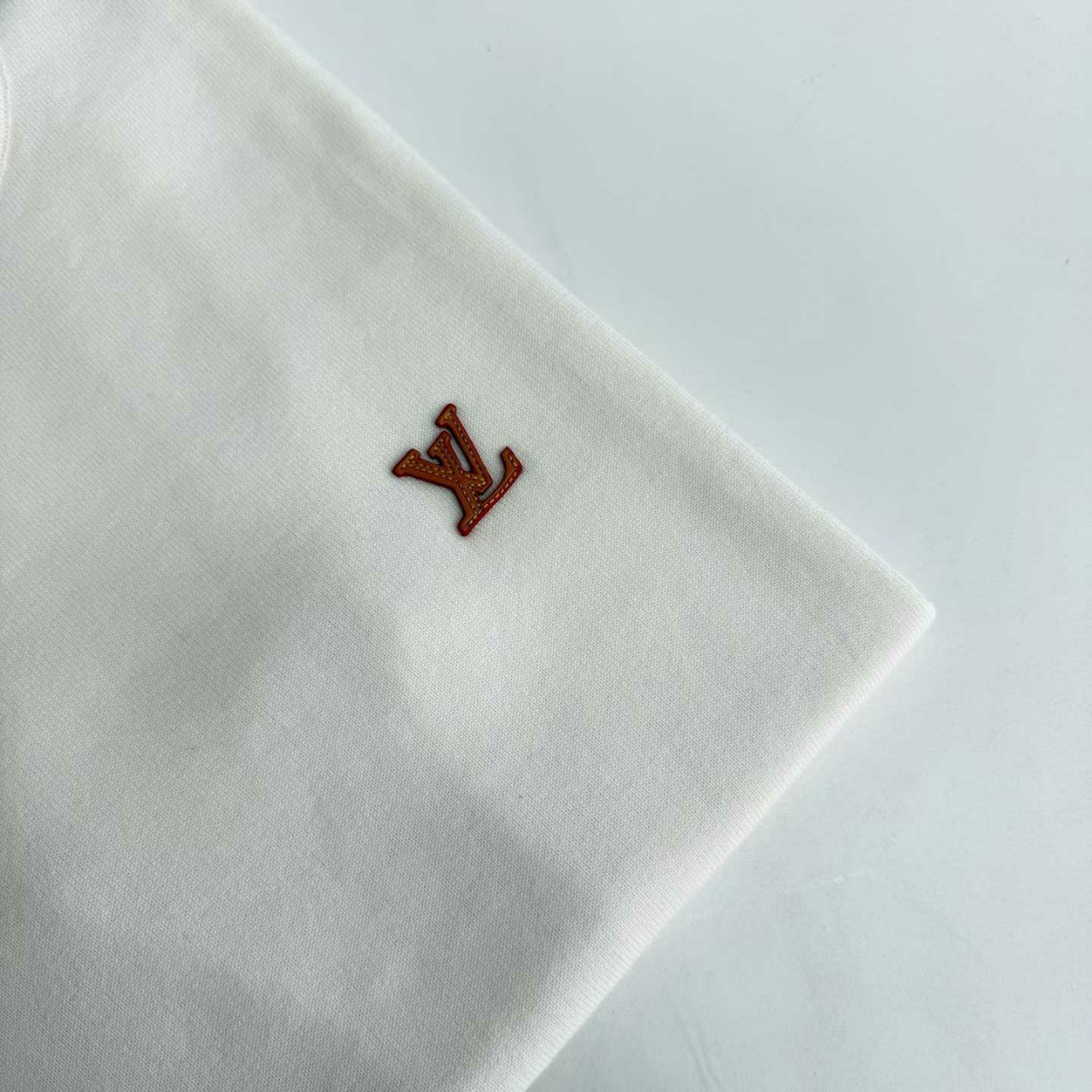 루이비통 코튼 크루넥