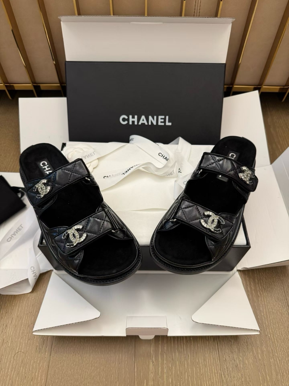 샤넬 CC로고 벨크로 샌들 *일대일 최고급 제품 Size 35 ~ 41 ( 225 ~ 265 )