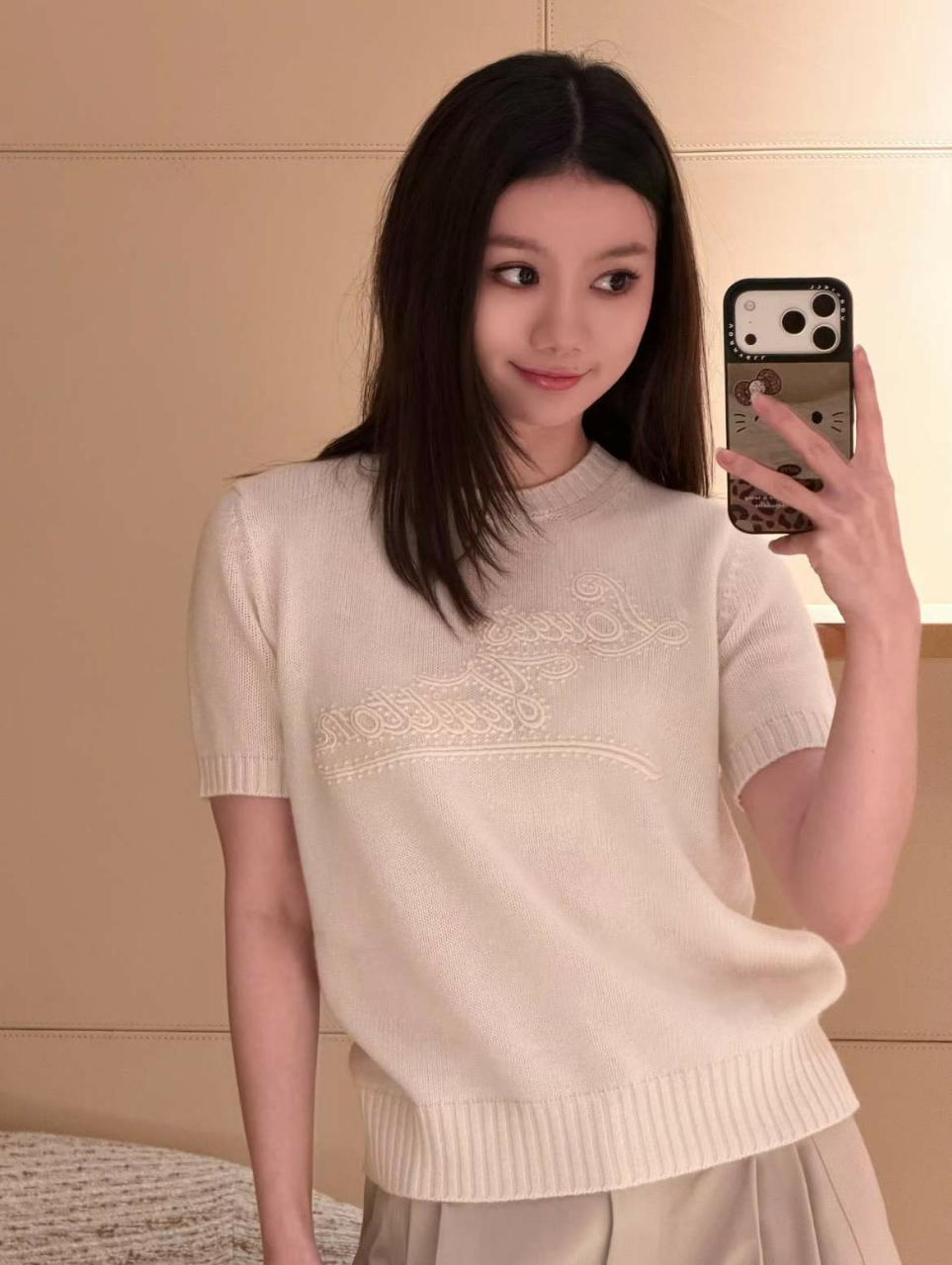 루이비통 엠브로이더드 시그니처 니트