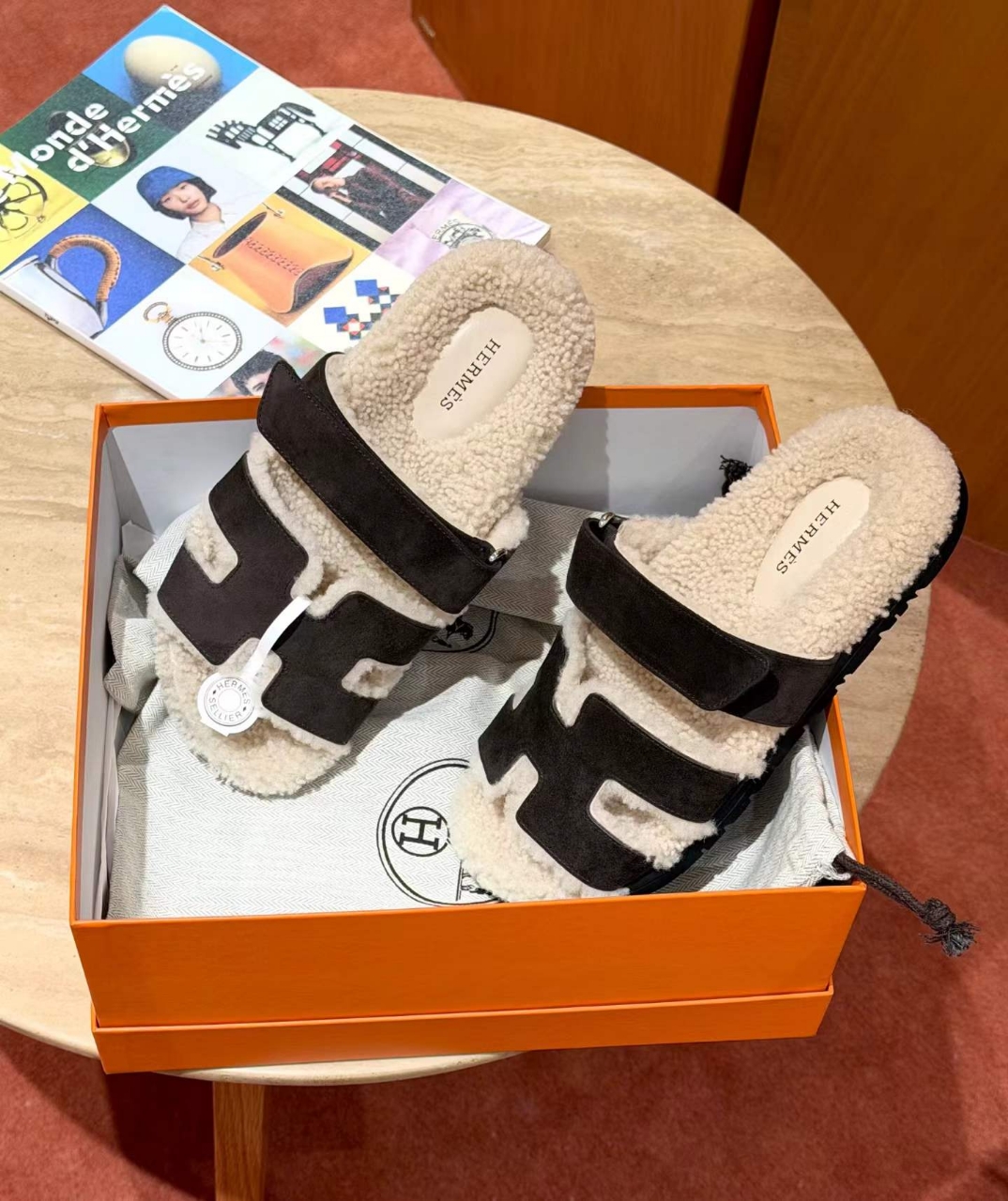 에르메스 시어링 시프레 샌들