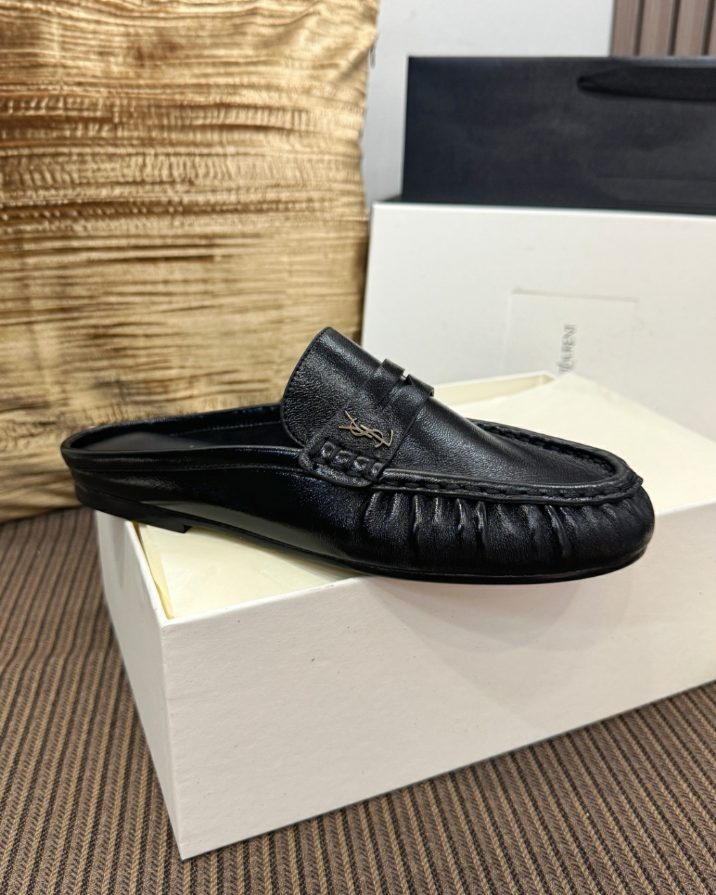 생로랑 LE LOAFER 뮬