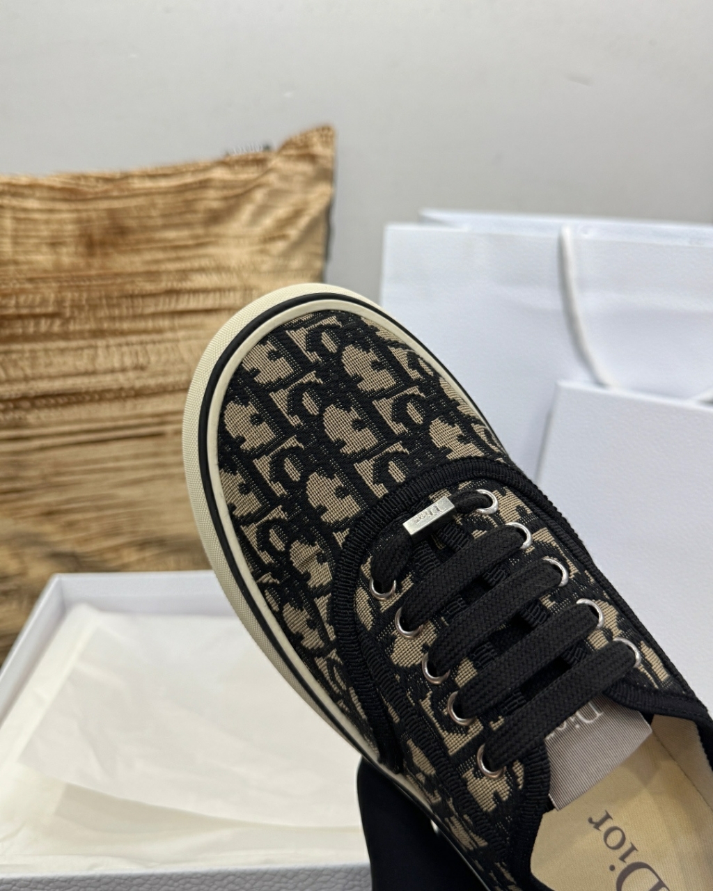 생로랑 LE LOAFER 뮬