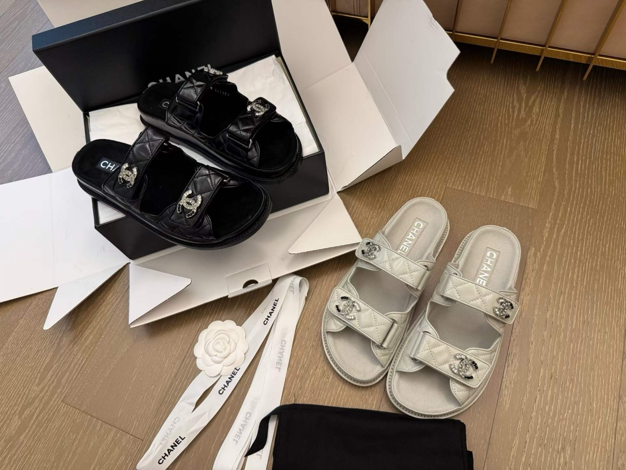 샤넬 CC로고 벨크로 샌들 *일대일 최고급 제품 Size 35 ~ 41 ( 225 ~ 265 )