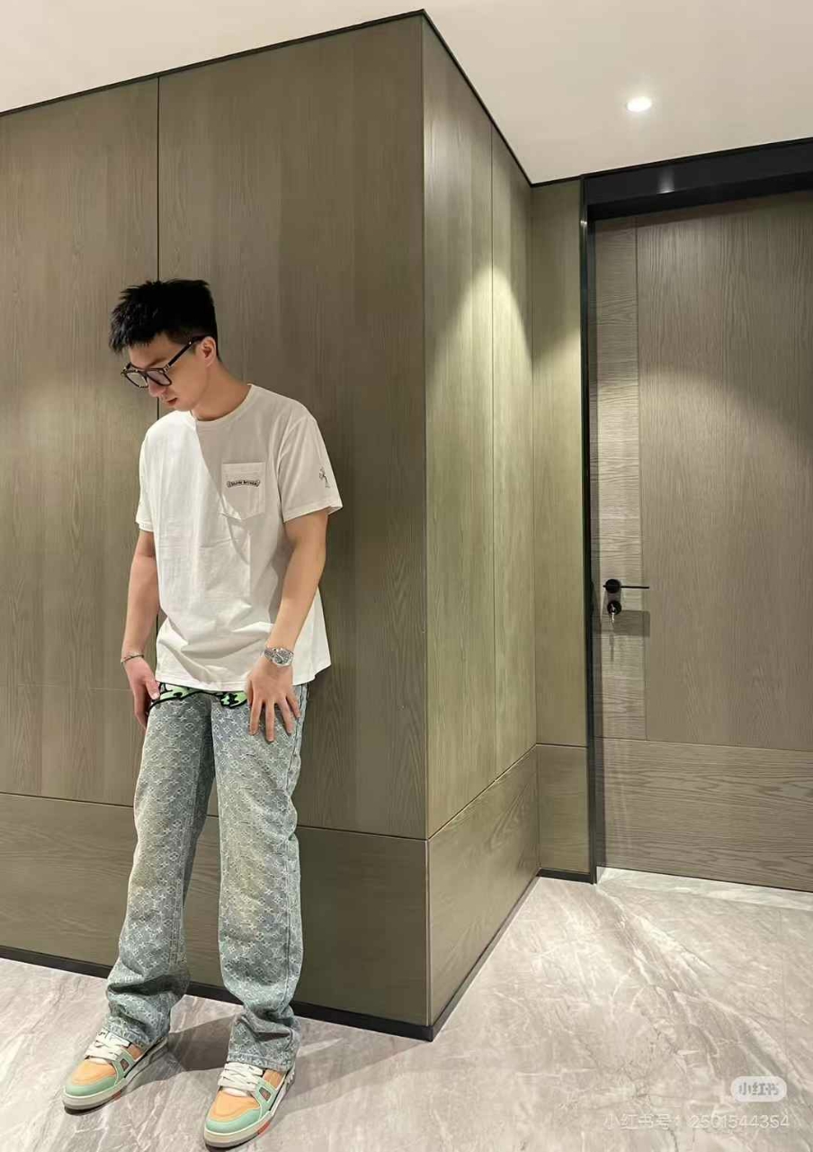 크롬하츠 레터링 포켓 티셔츠