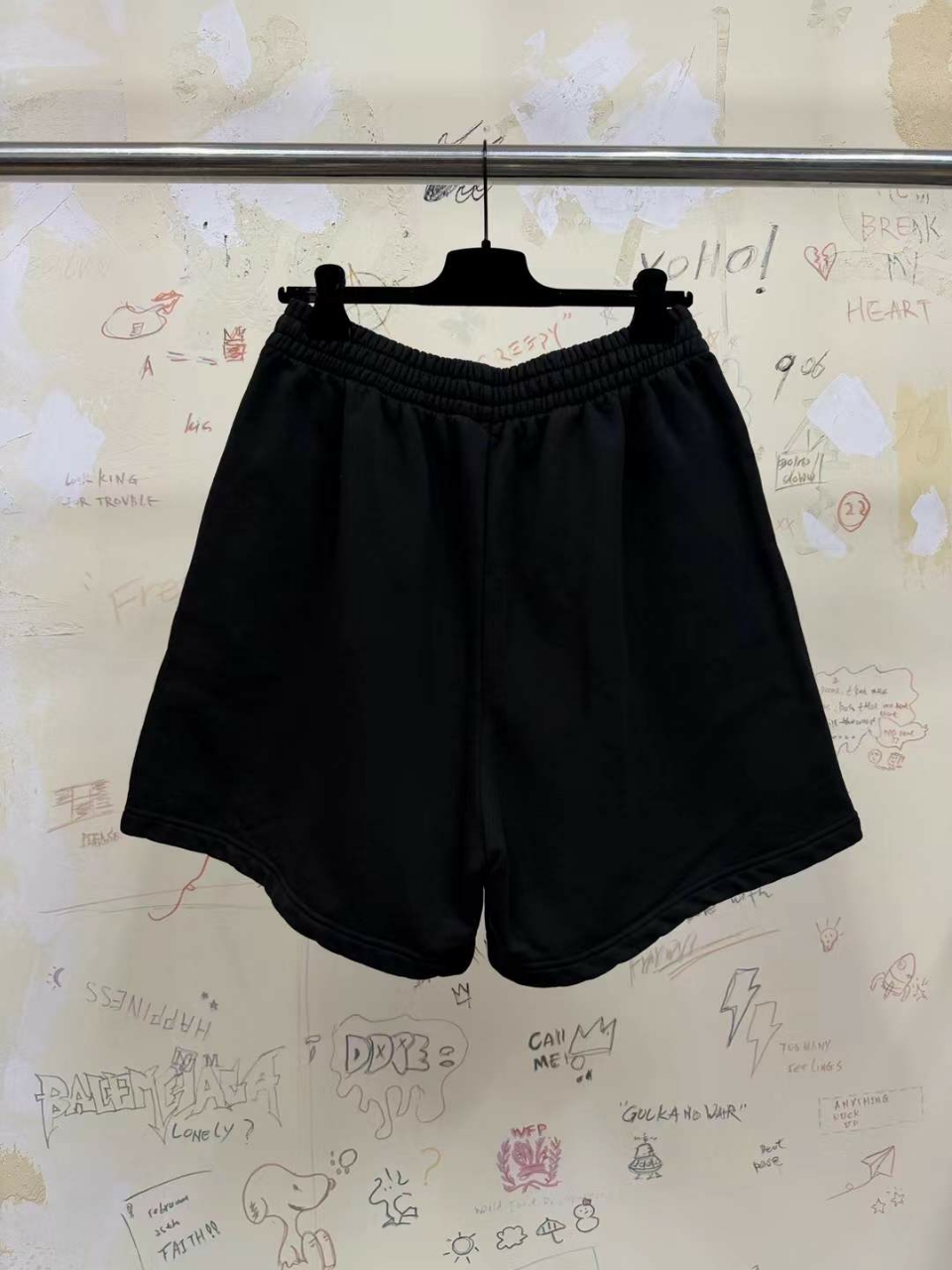 발렌시아가 바디스 릴렉스 핏 쇼츠