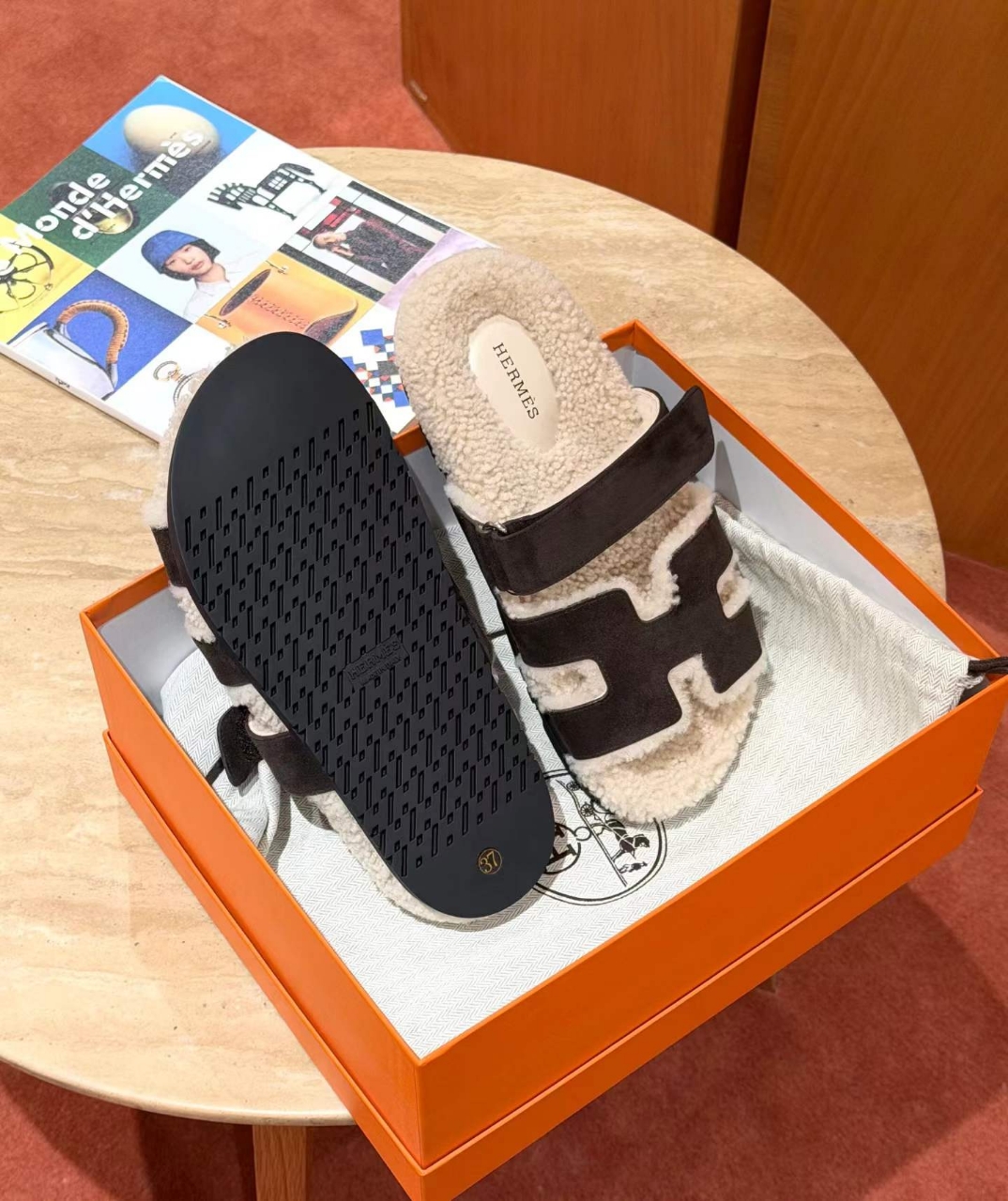 에르메스 시어링 시프레 샌들