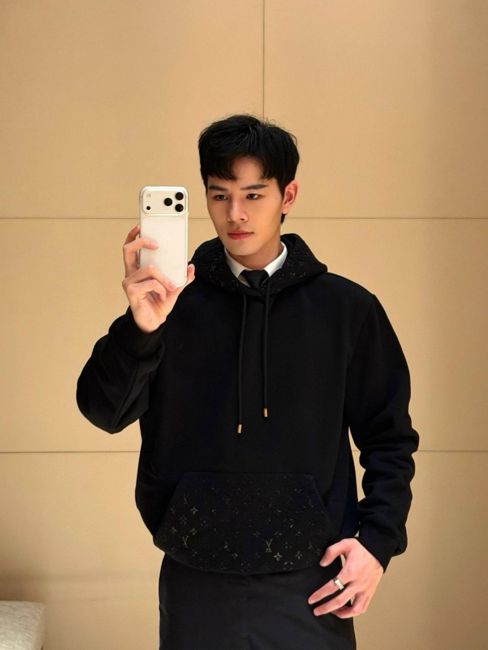 루이비통 모노그램 후드