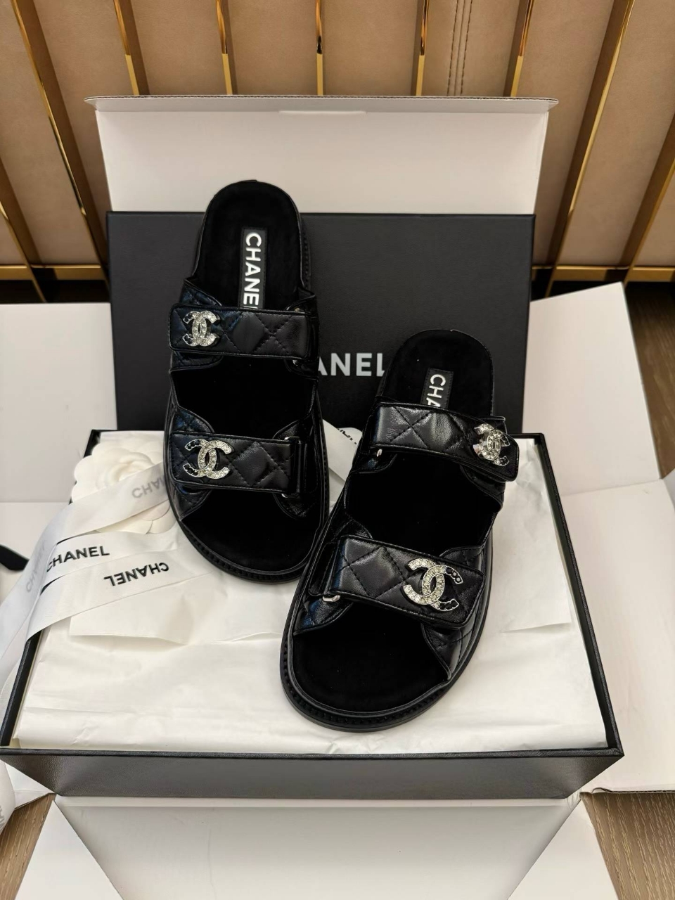 샤넬 CC로고 벨크로 샌들 *일대일 최고급 제품 Size 35 ~ 41 ( 225 ~ 265 )