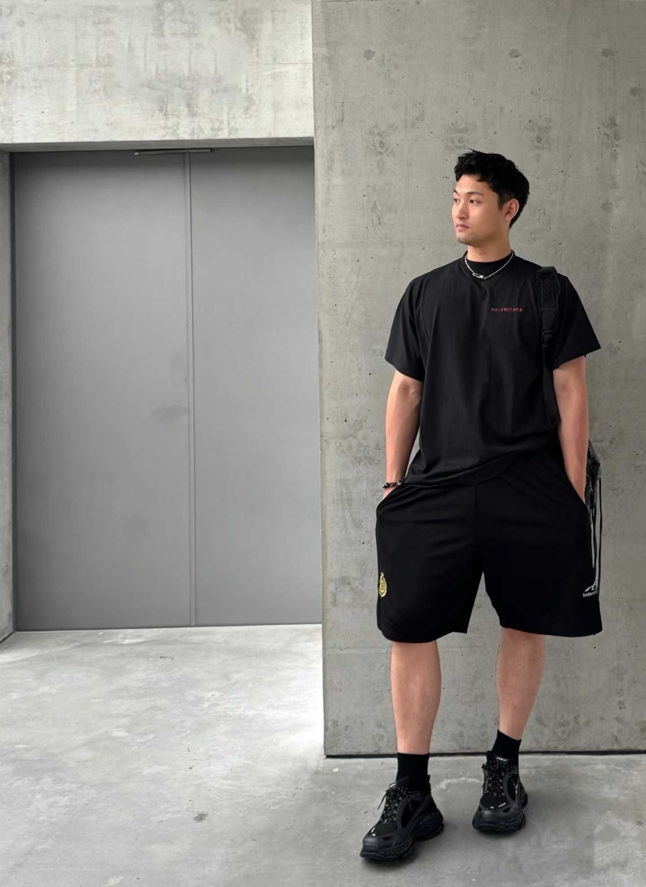발렌시아가 백 그라디언트 티셔츠