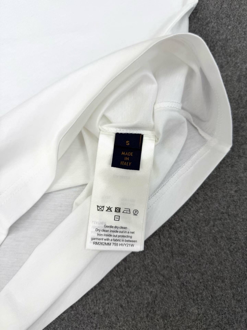 루이비통 코튼 패치 티셔츠