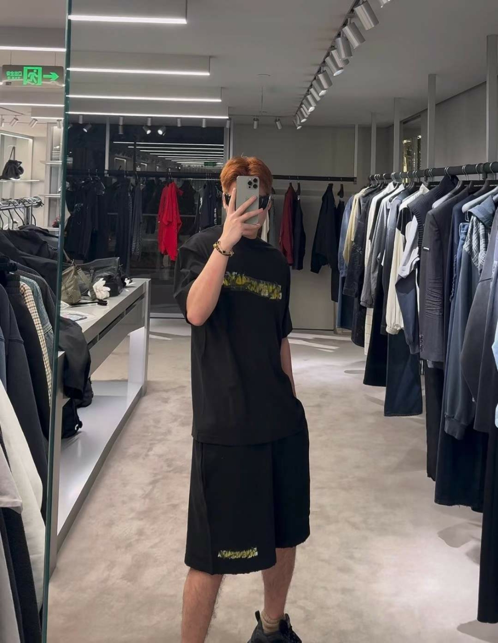 발렌시아가 메시 스프레이 쇼츠