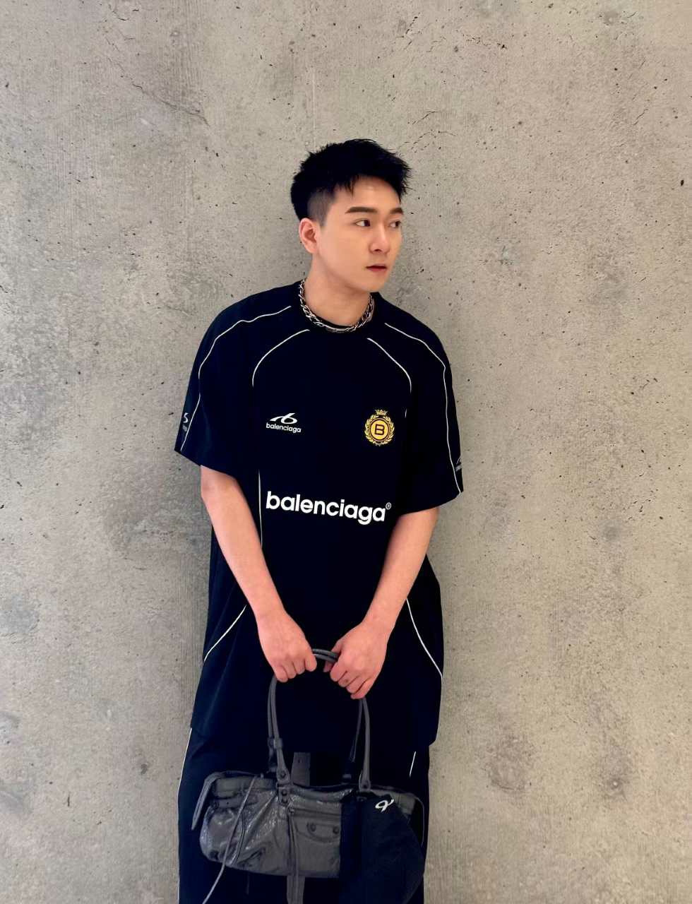 발렌시아가 레이디 인 쉐이드 오버사이즈 티셔츠