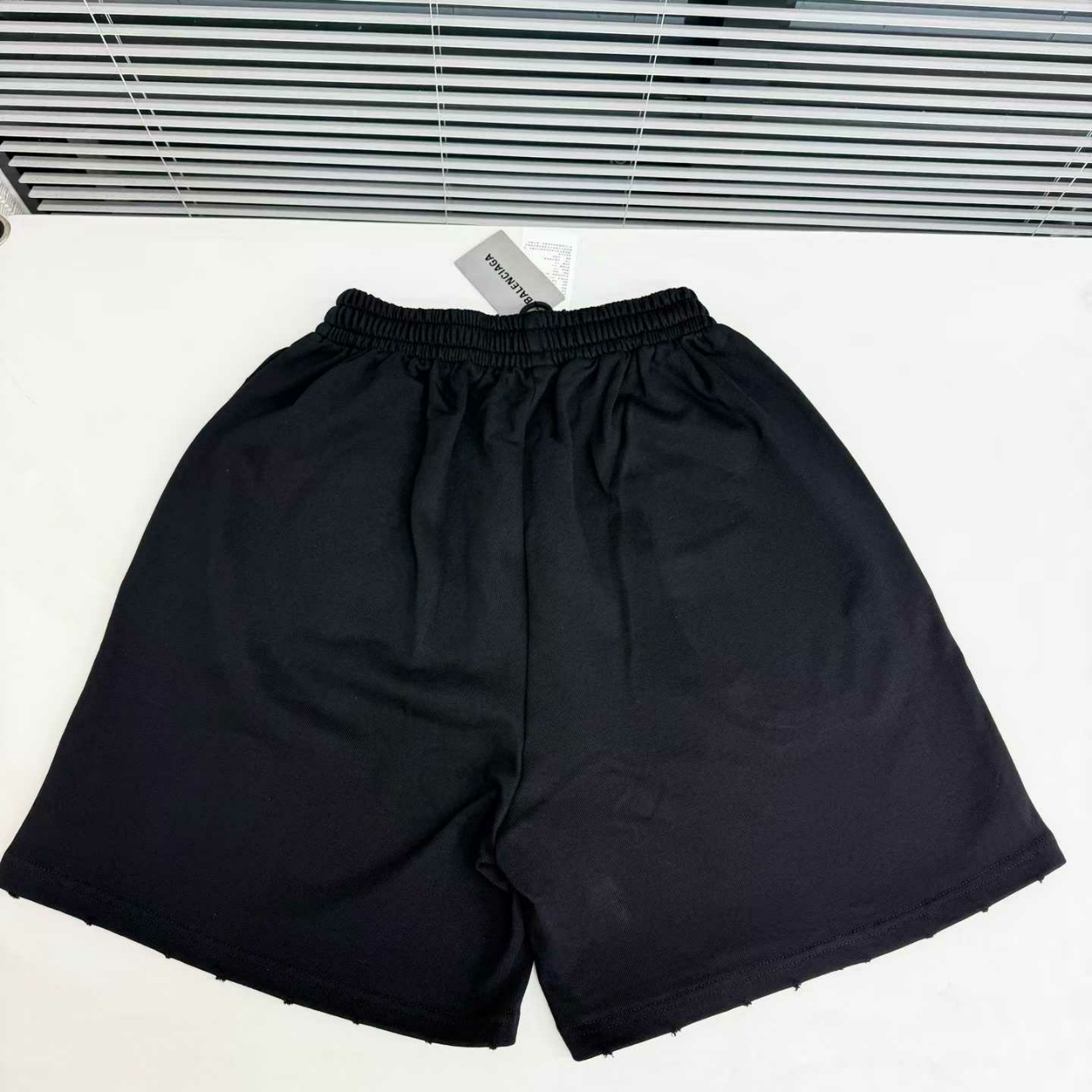 발렌시아가 스웨트 반바지