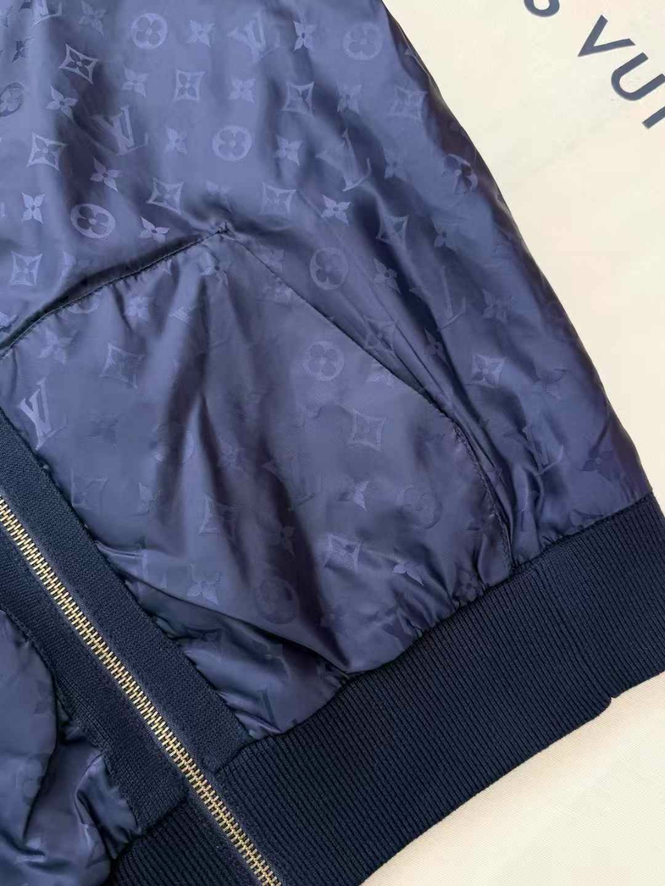 루이비통 리버서블 집업 자켓