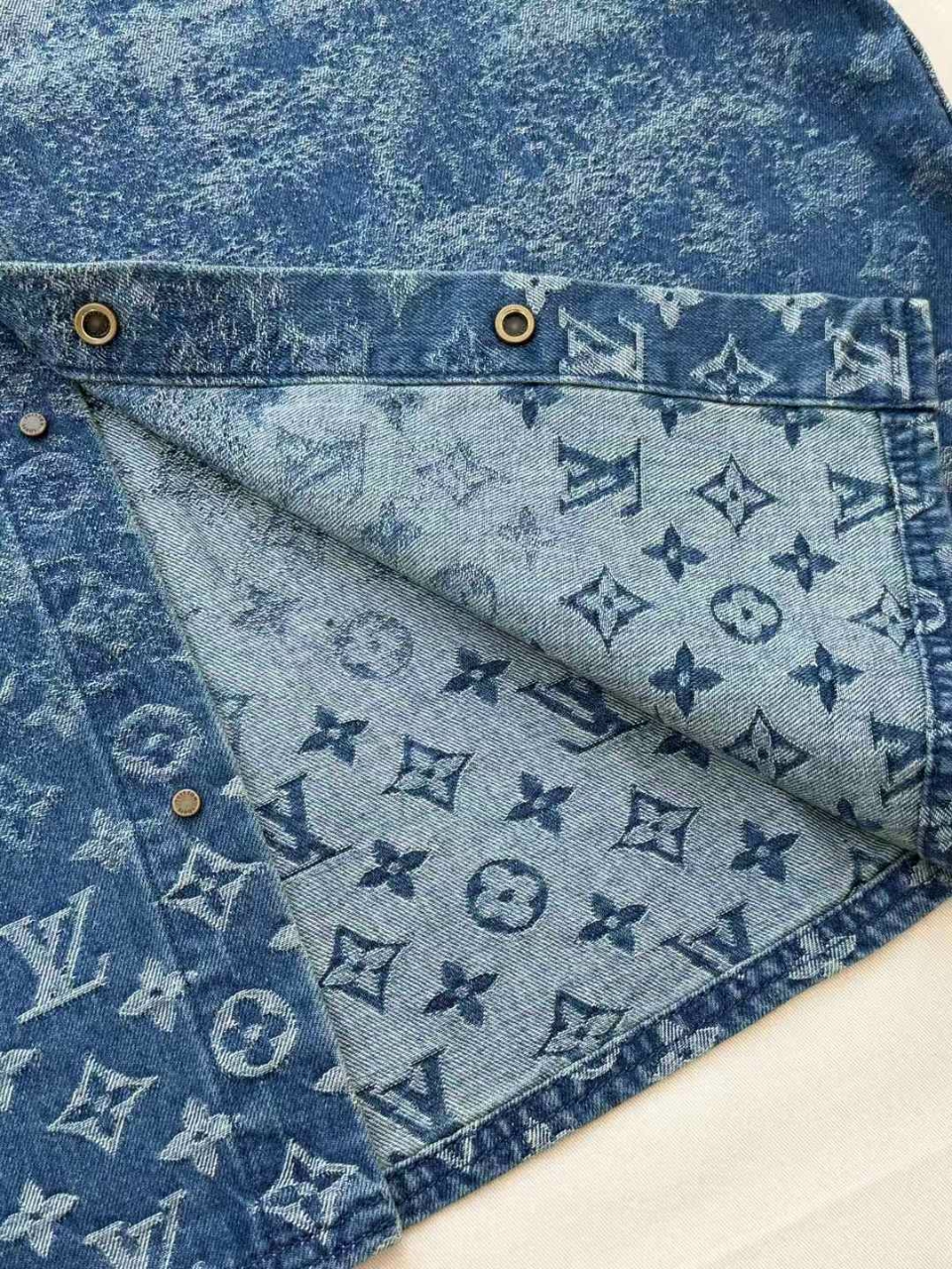 루이비통 모노그램 데님 반팔 셔츠