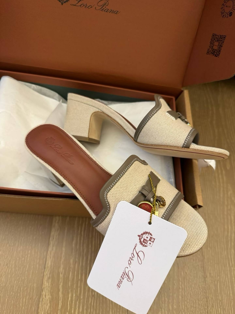 로로피아나 썸머 참스 린넨 샌들 슬리퍼