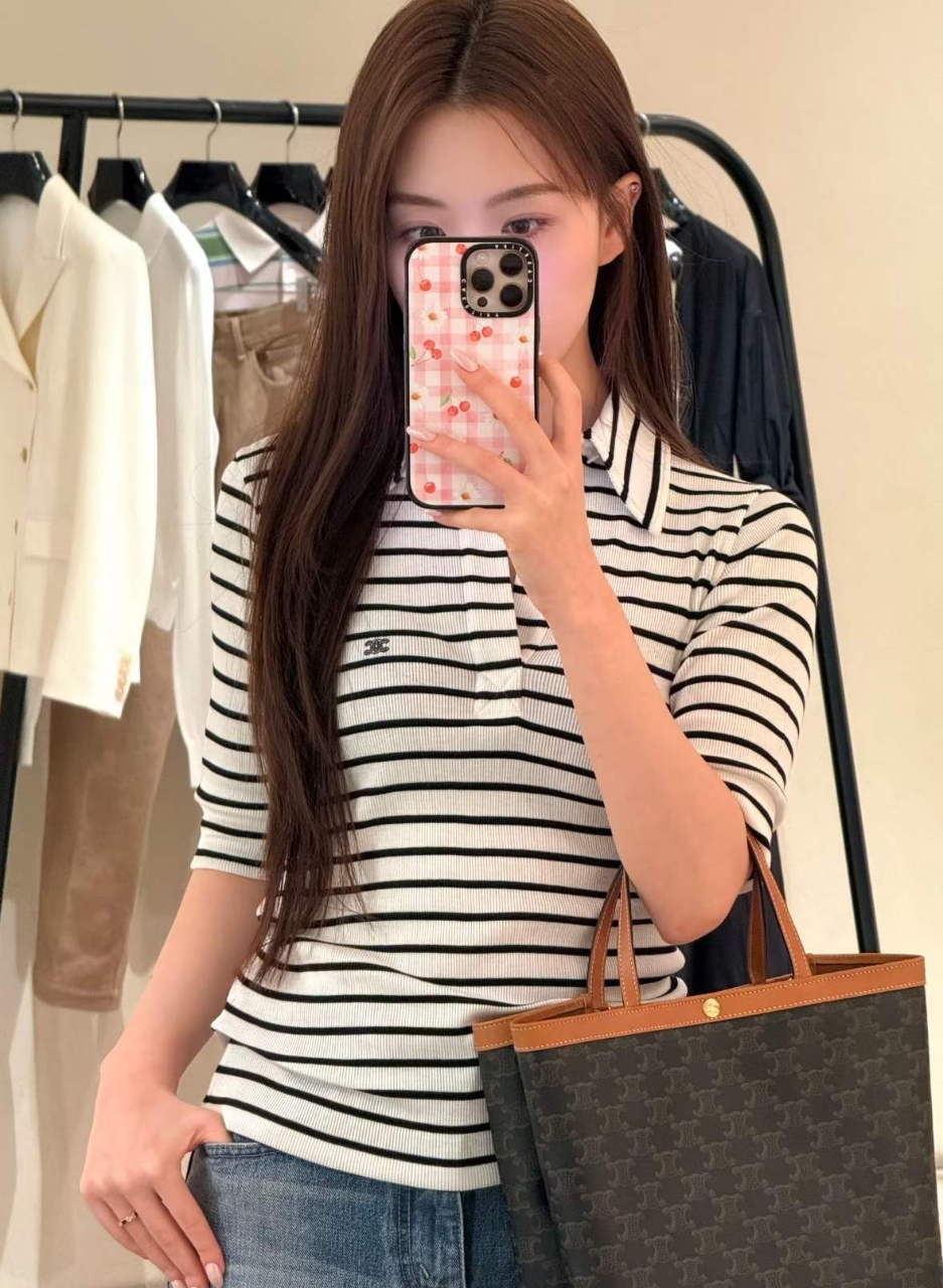 셀린느 트리옹프 자수 스트라이프 코튼 실크 폴로셔츠