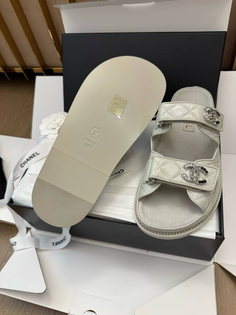 샤넬 CC로고 벨크로 샌들 *일대일 최고급 제품 Size 35 ~ 41 ( 225 ~ 265 )
