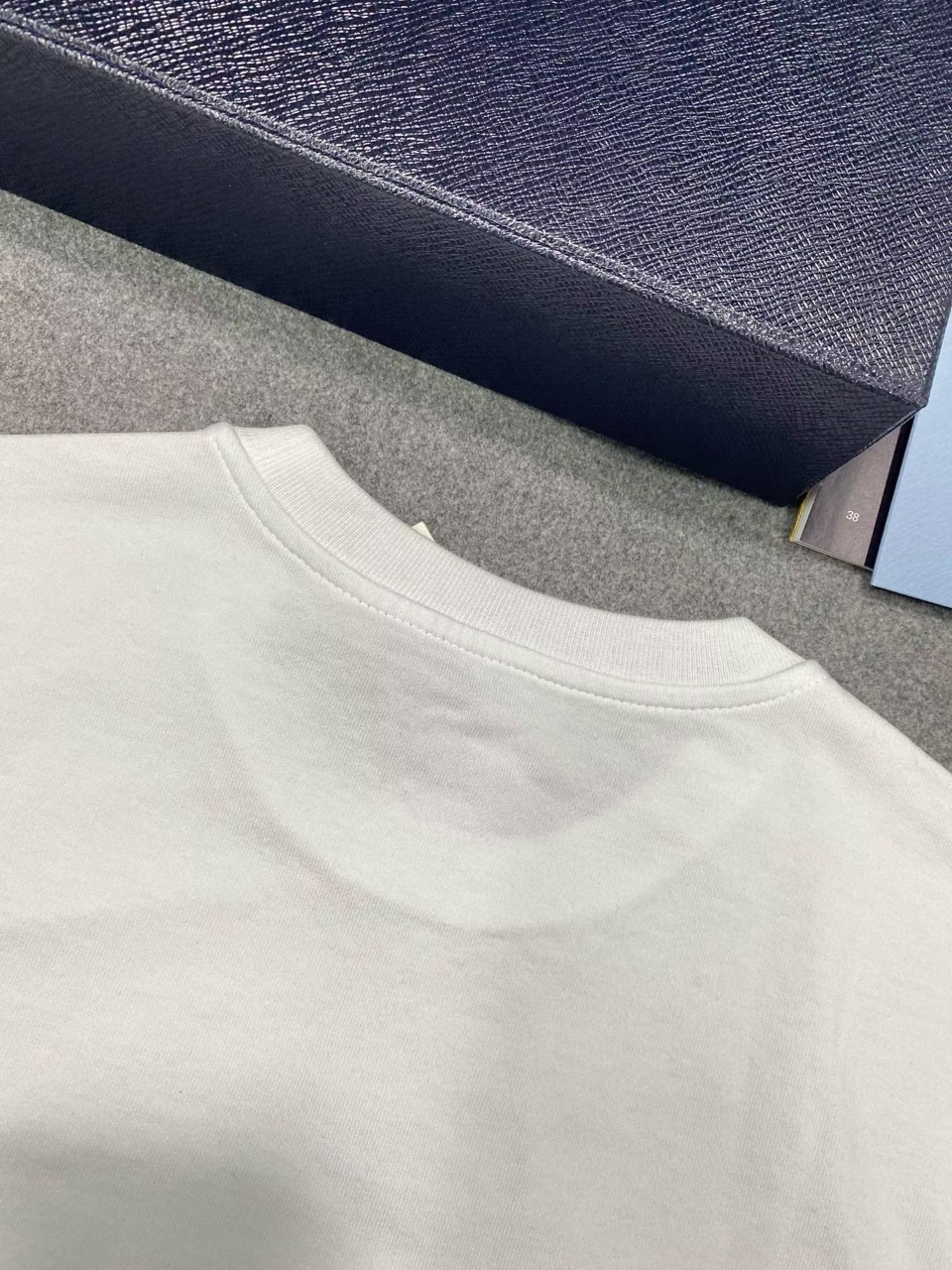 프라다 포켓 코튼 티셔츠