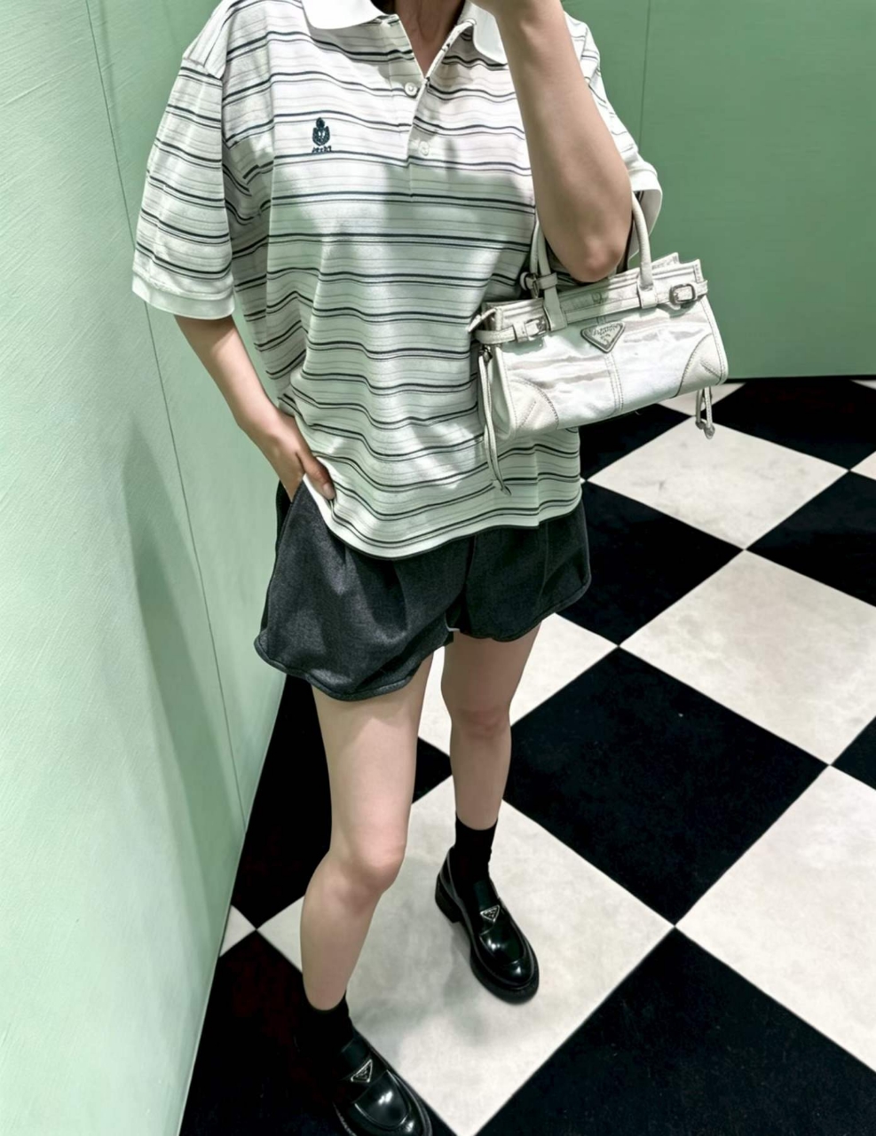 프라다 스트라이프 자수 폴로 셔츠