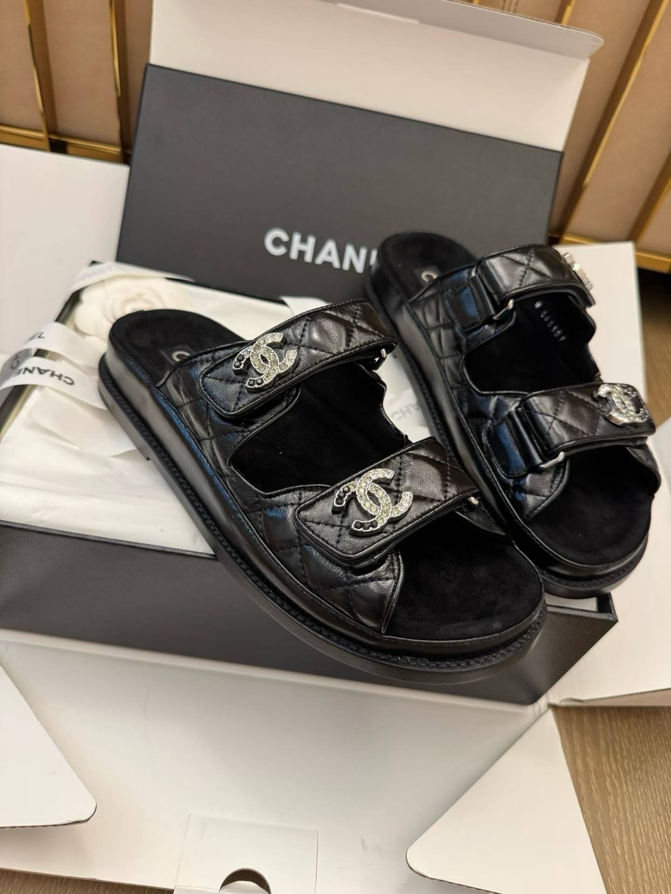 샤넬 CC로고 벨크로 샌들 *일대일 최고급 제품 Size 35 ~ 41 ( 225 ~ 265 )
