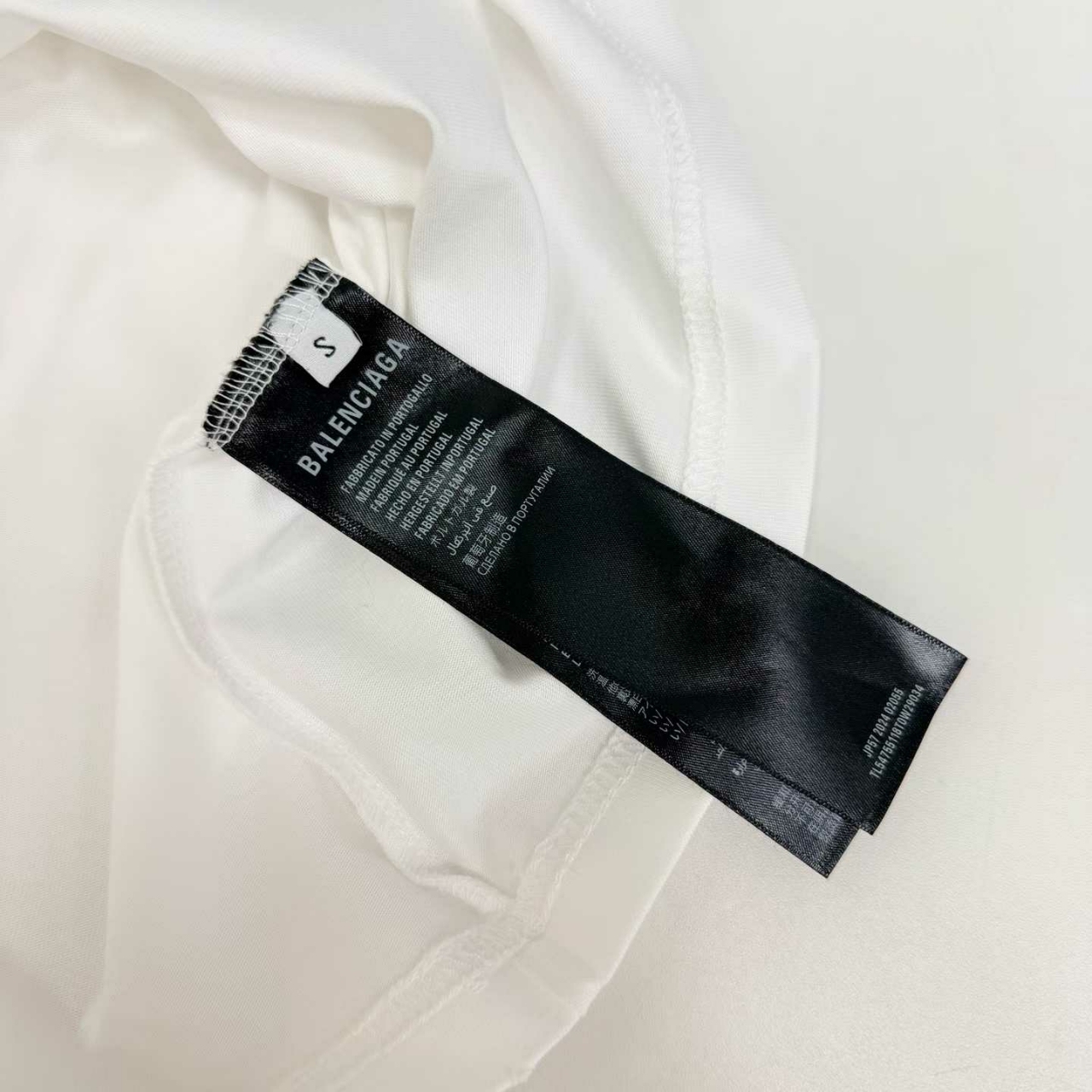 발렌시아가 메시 스프레이 미디엄 핏 티셔츠