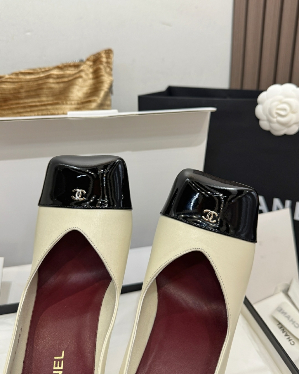 샤넬 페이던트 펌프스 힐