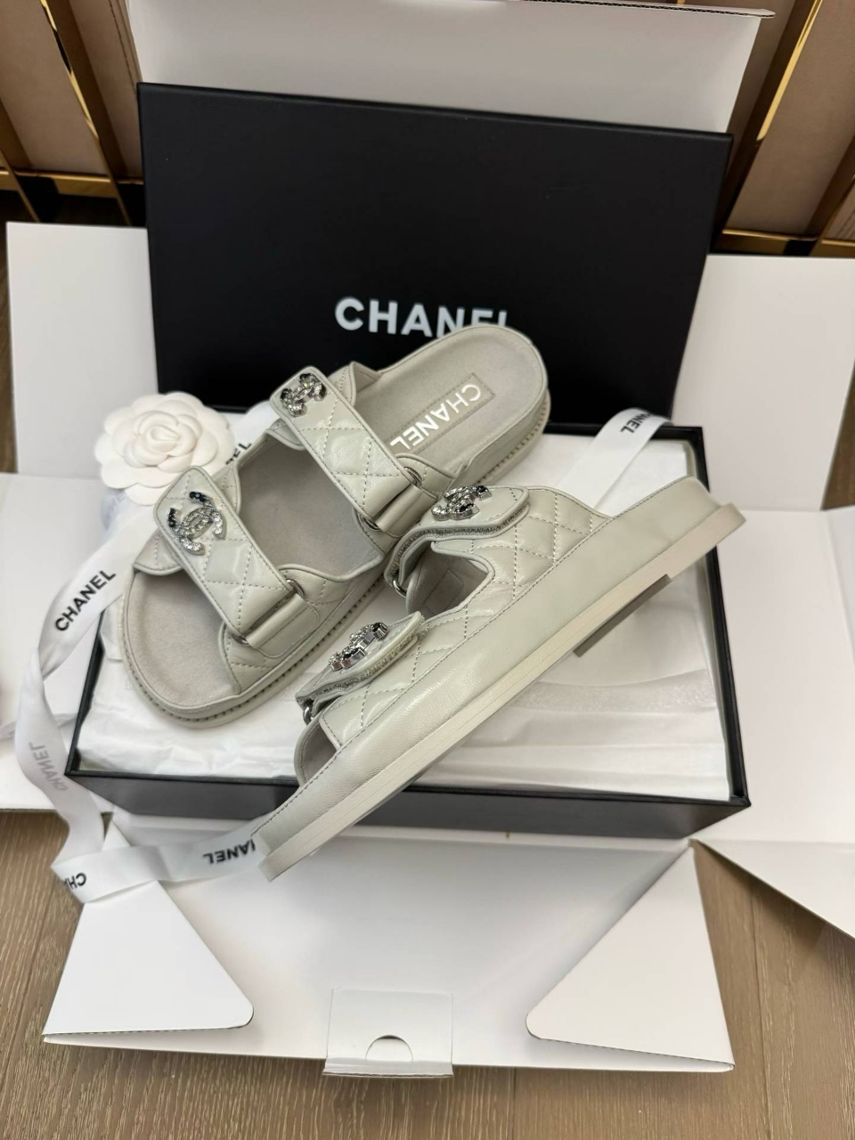 샤넬 CC로고 벨크로 샌들 *일대일 최고급 제품 Size 35 ~ 41 ( 225 ~ 265 )